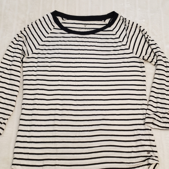 American Eagle Outfitters Soft & Sexy 3/4 Sleeve T-Shirt - Picture 3 of 15